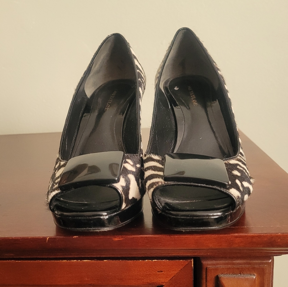 Zebra High Heels ๐ - Picture 2 of 9